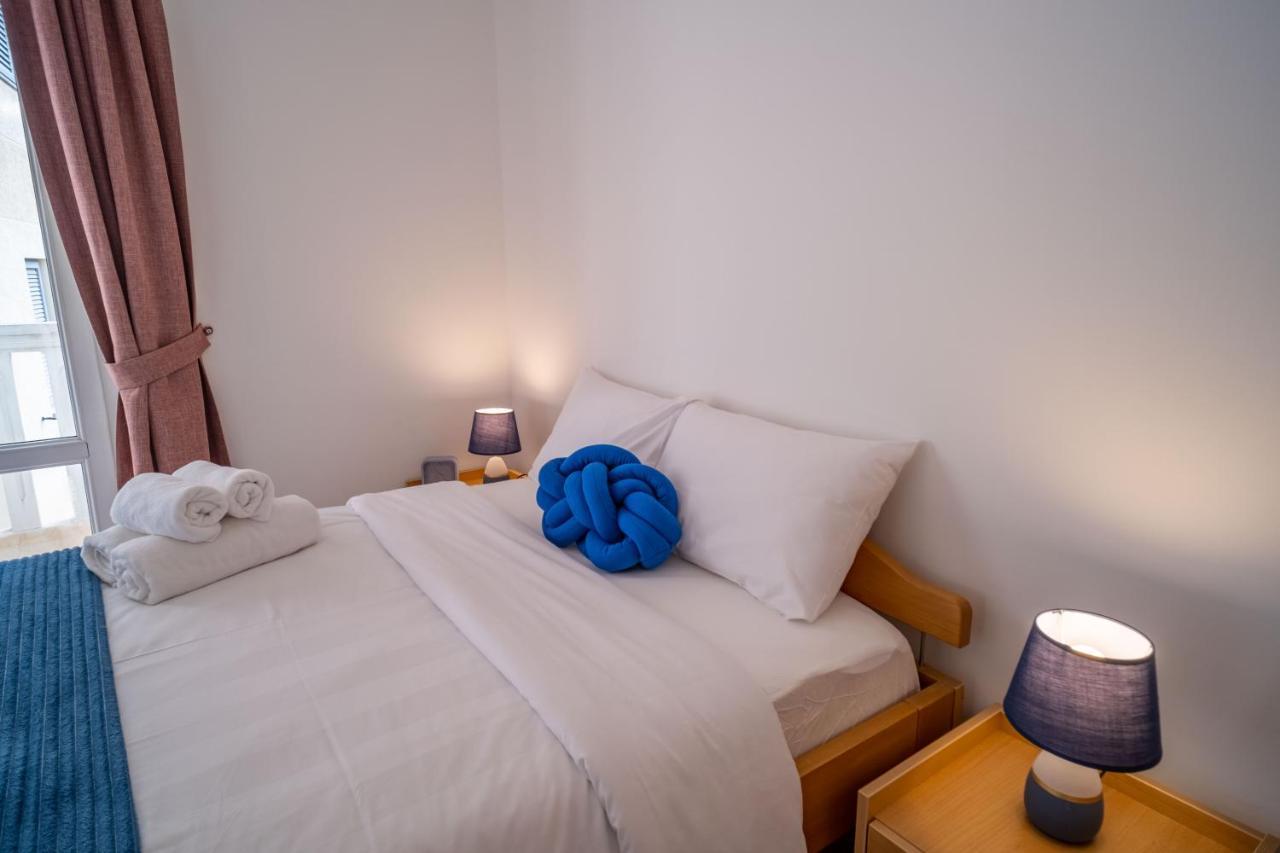 Maxima Apartment
