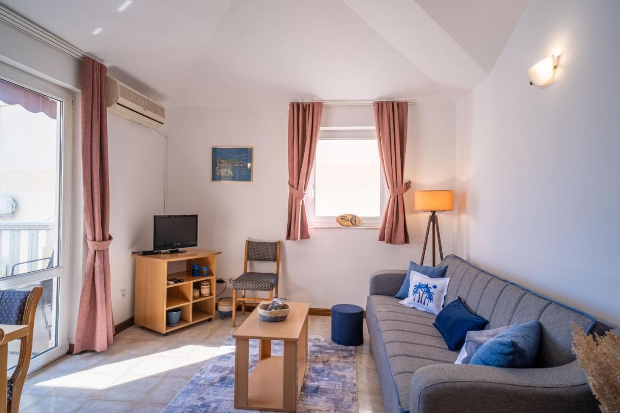 Maxima Apartment *