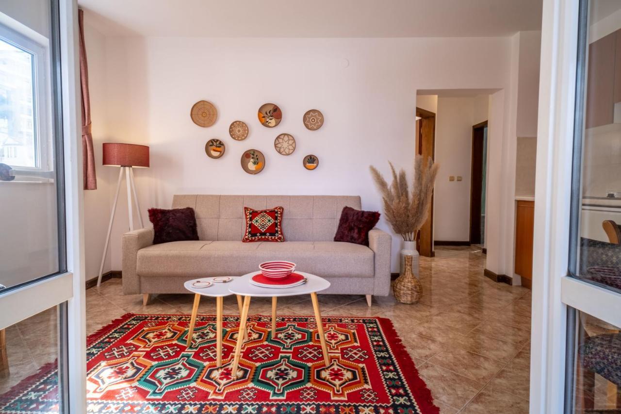 Maxima Apartment