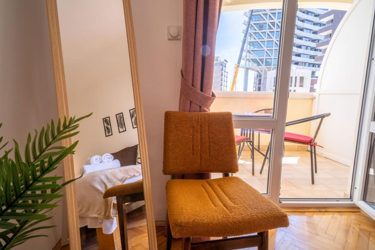 Maxima Apartment *