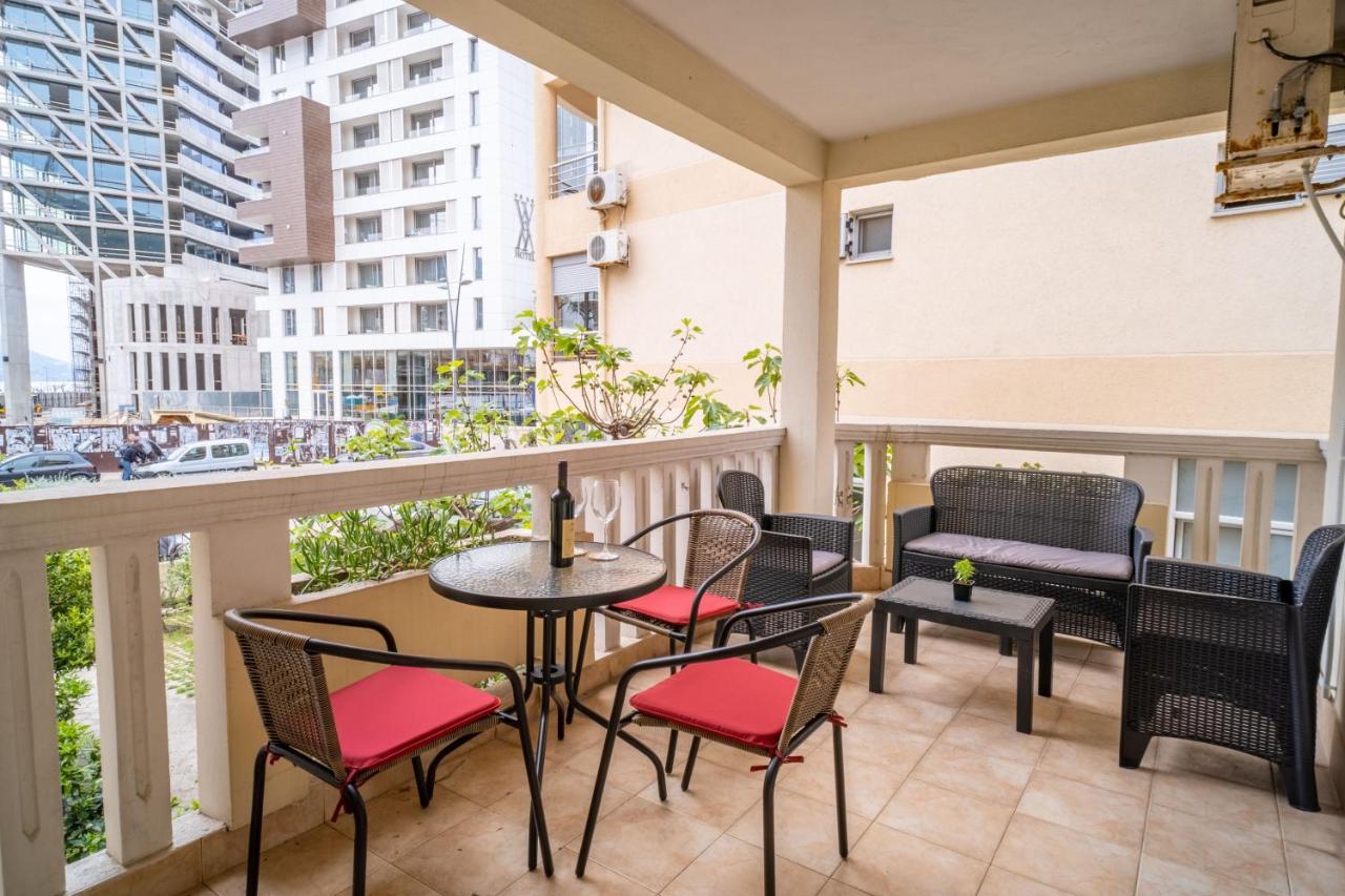 Maxima Daire Budva