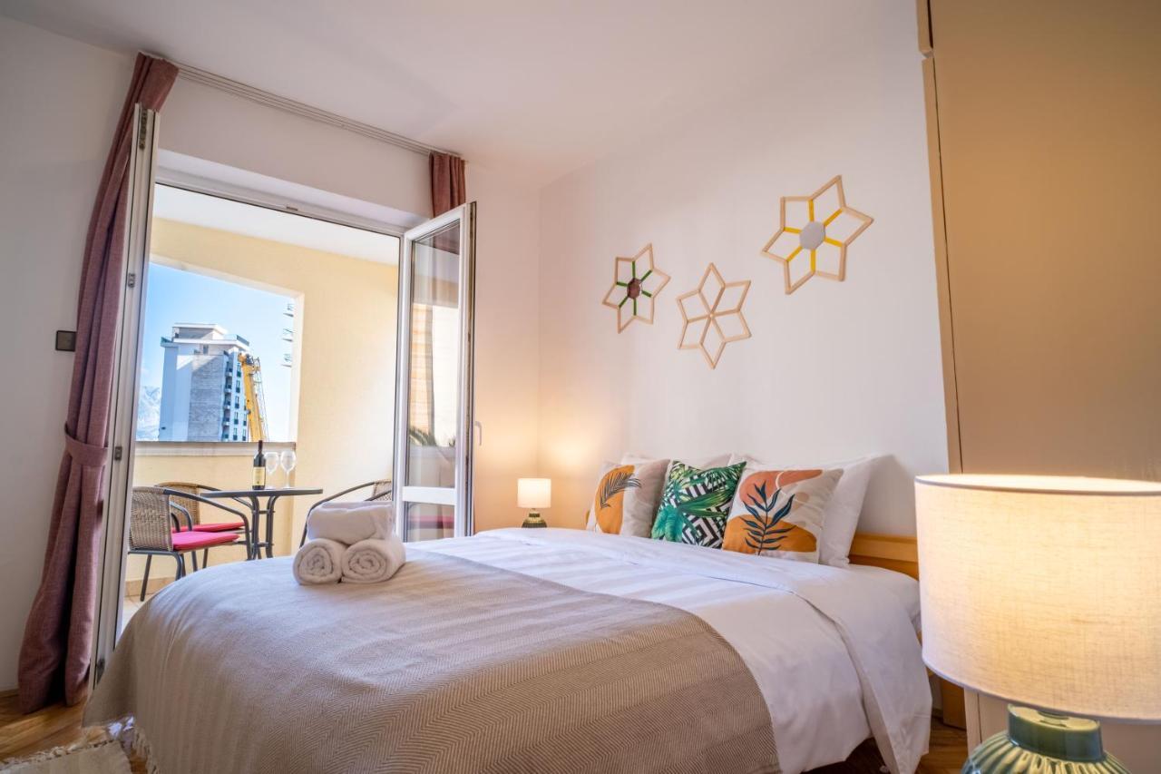 Maxima Apartment