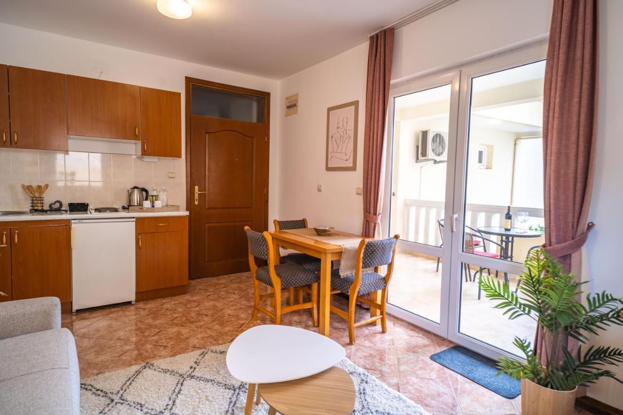 Maxima Apartment