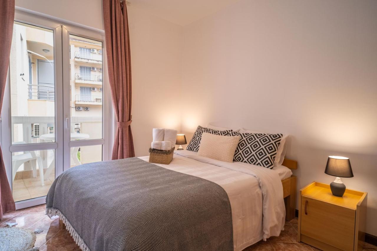 Maxima Apartment